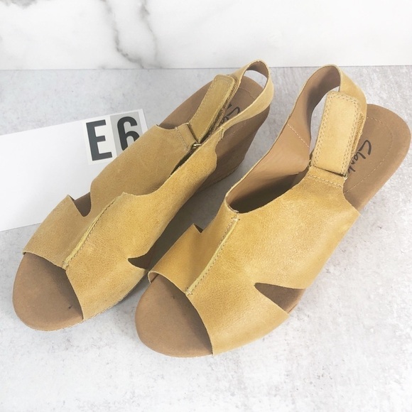 New clarks cork wedge sandal Sz 9.5 - Picture 1 of 9